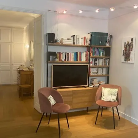 Spacious Near Champs Elysees Apartment
